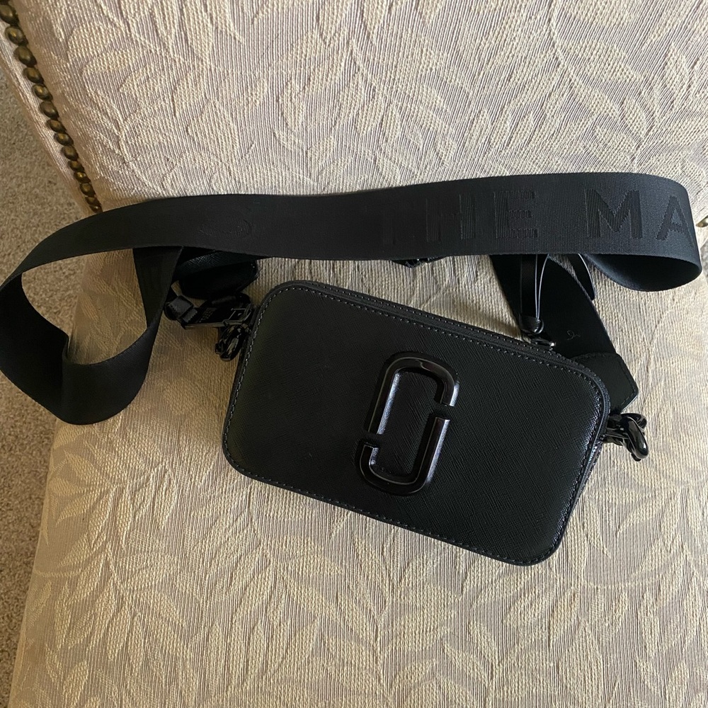 Marc Jacob’s Snapshot black crossbody.